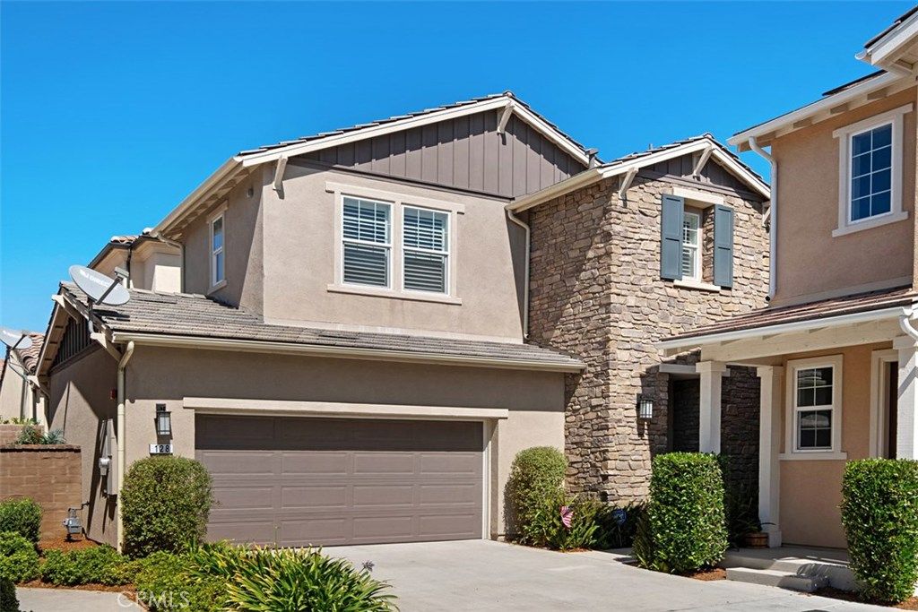 listing image 130725314878549249107