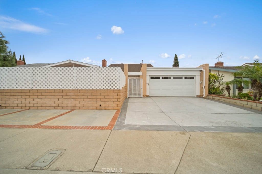 listing image 0
