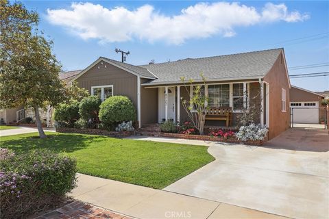 4727 Levelside Avenue Lakewood CA 90712