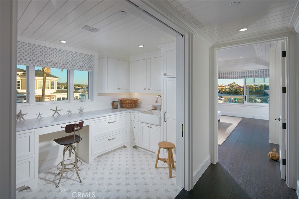 Beacon Bay (BEAC) - Residential Lease