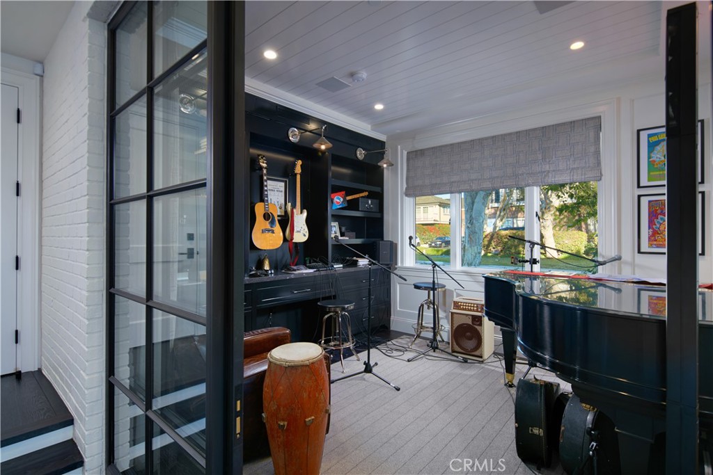 Beacon Bay (BEAC) - Residential Lease