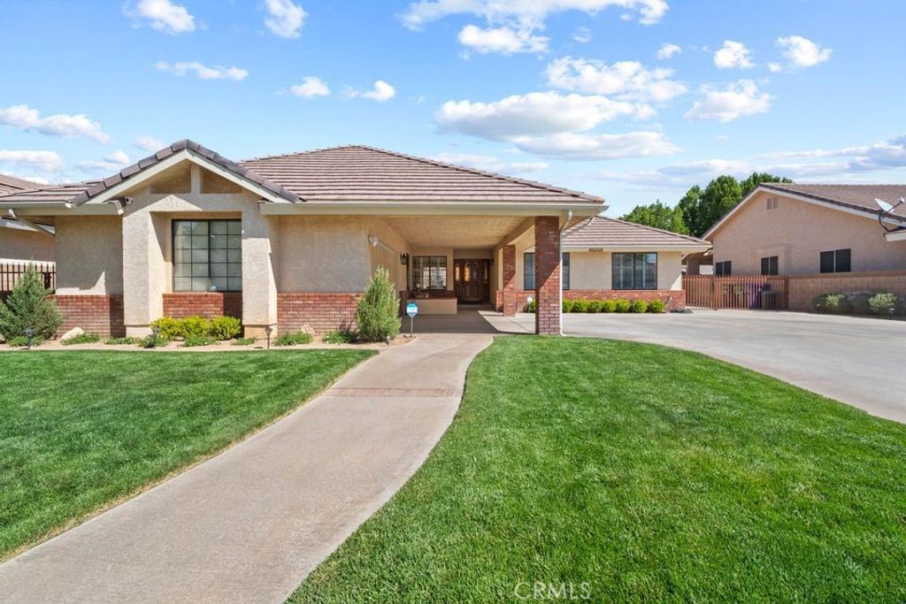 listing image 130722397901639024456