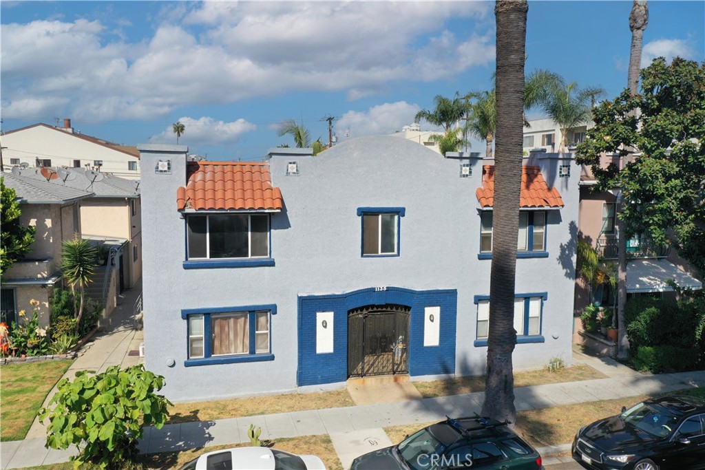 1135 E 3rd Street