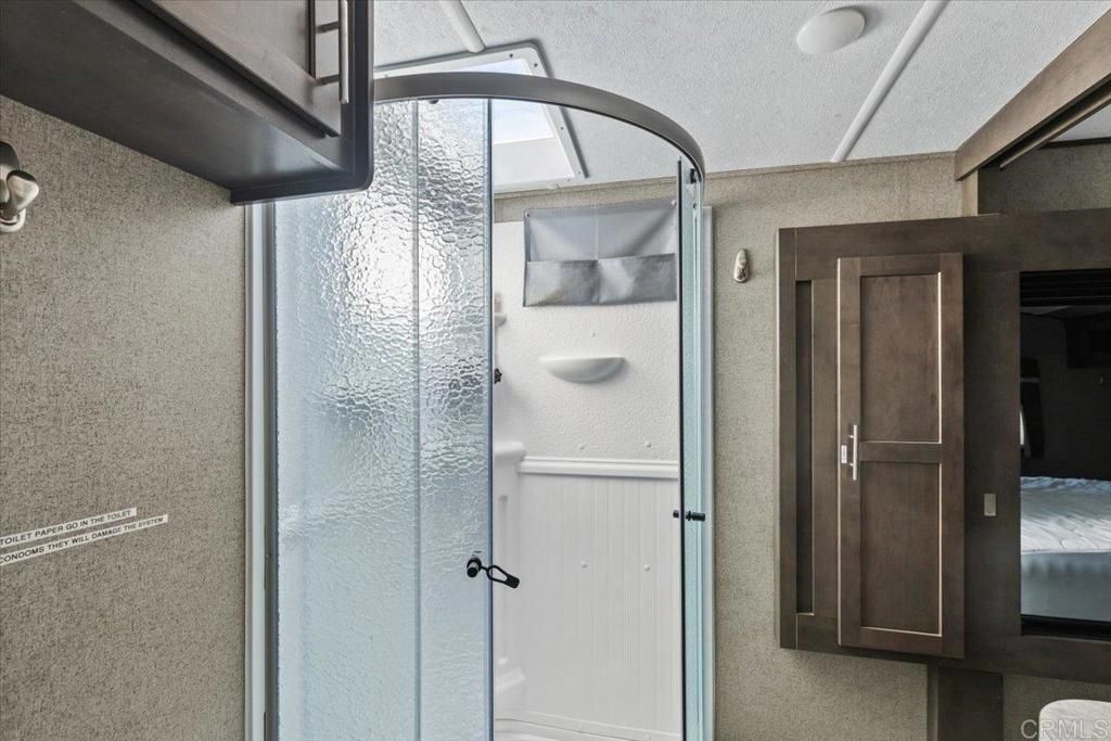 listing image 130729653885134274822