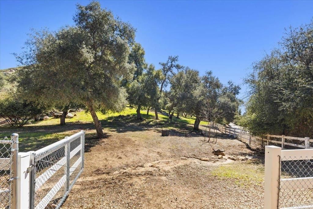 listing image 130727658265962848066