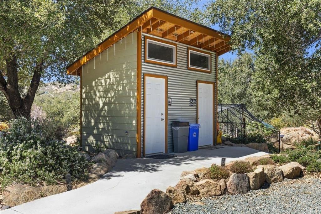 listing image 130726515753567729197