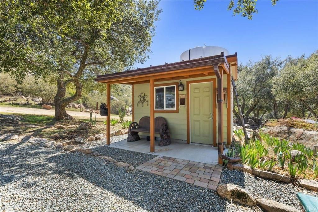 listing image 130720927418510088222
