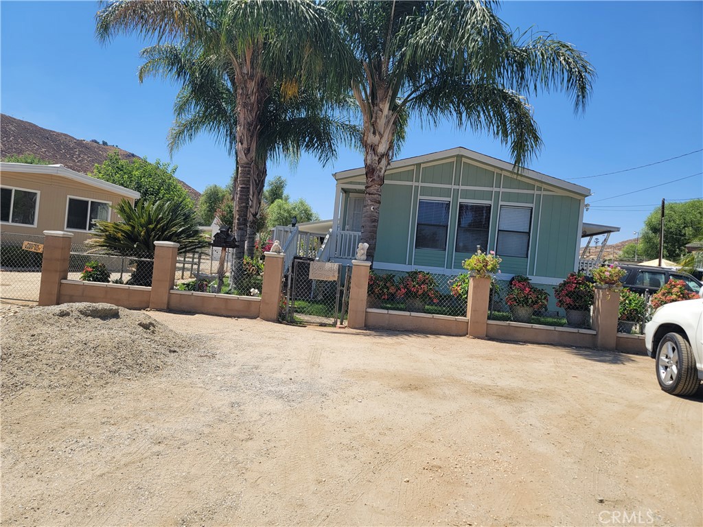 View Hemet, CA 92545 house