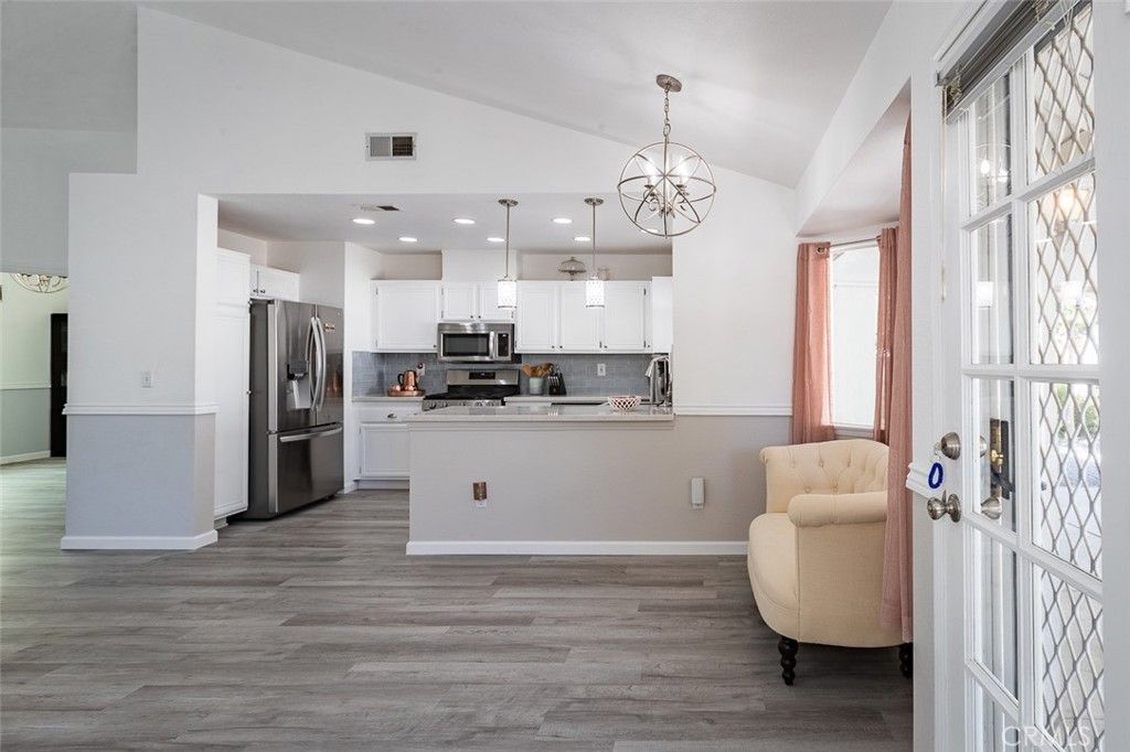 listing image 130726346975175038214