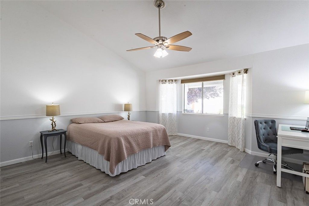 listing image 130725716753239302780