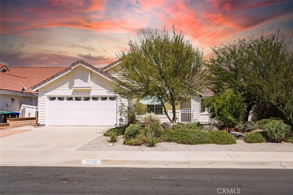 listing image 130729624509521054349