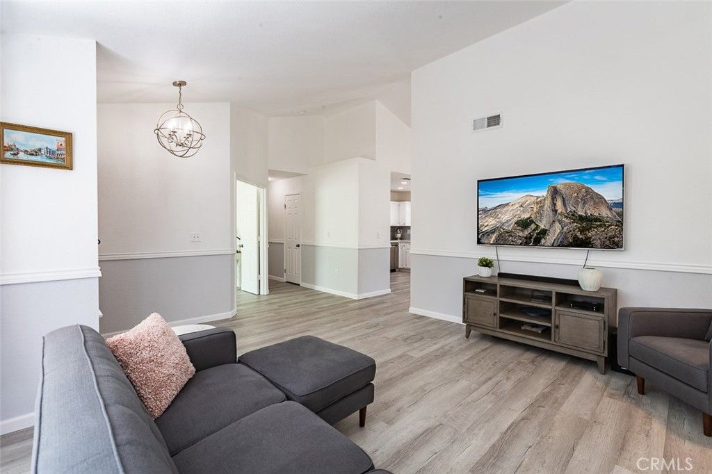 listing image 130726054927486461496