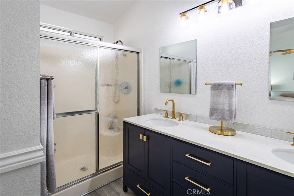 listing image 130722389603402477408