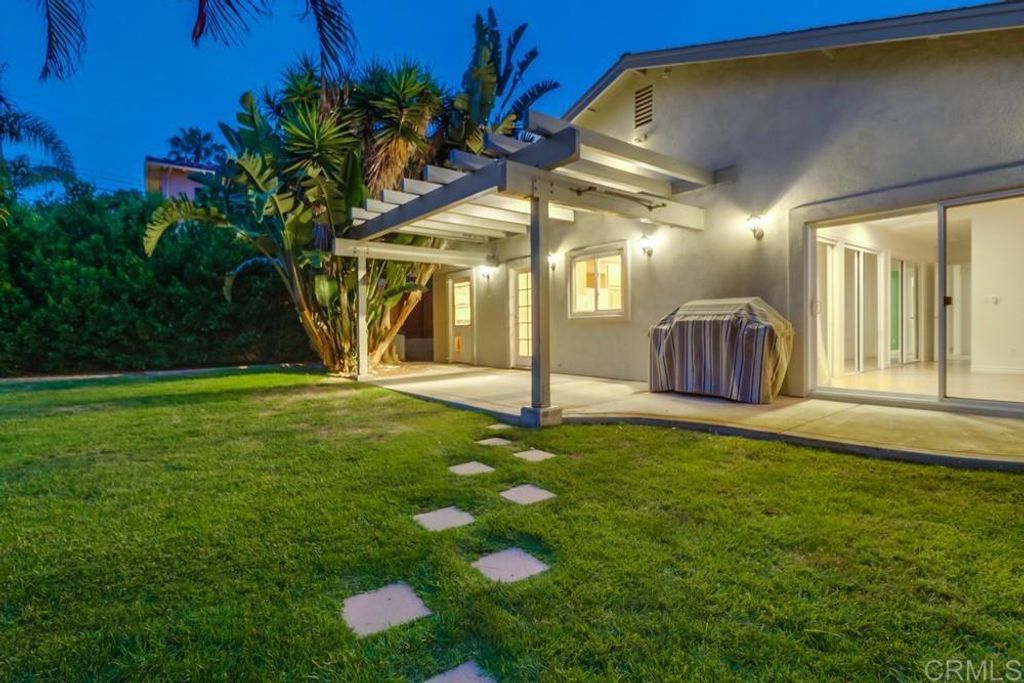 listing image 130724107447943682919