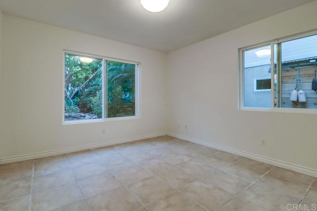 listing image 130729216958060134190