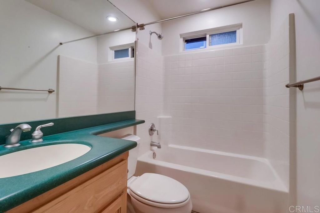 listing image 130722782476238819466