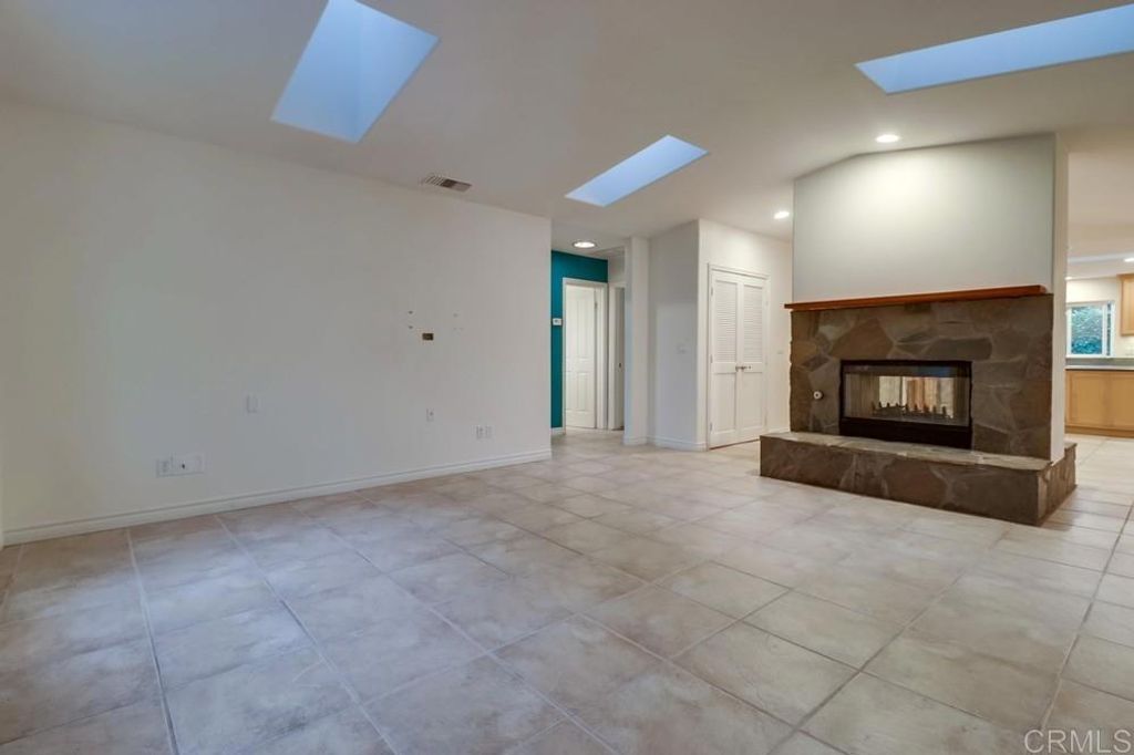 listing image 130723140113227220093