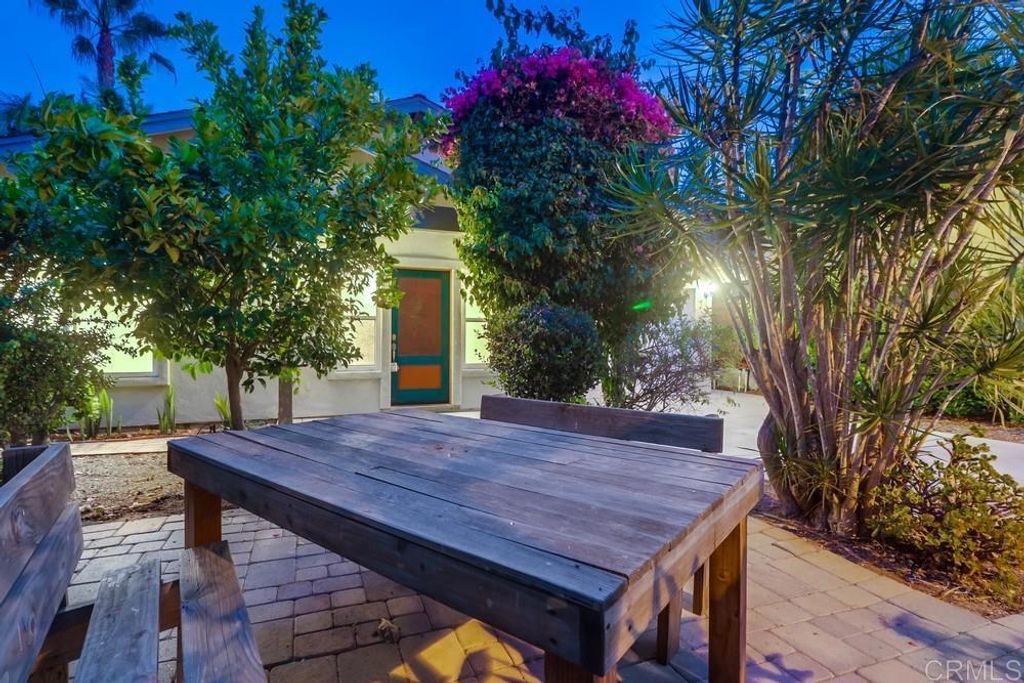 listing image 130721939667922243238