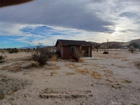 Photo of 20273 Grey Mountain Road, El Mirage, CA 92301 (MLS # PW25025481) Photo of 20273 Grey Mountain Road, El Mirage, CA 92301 (MLS # PW25025481)