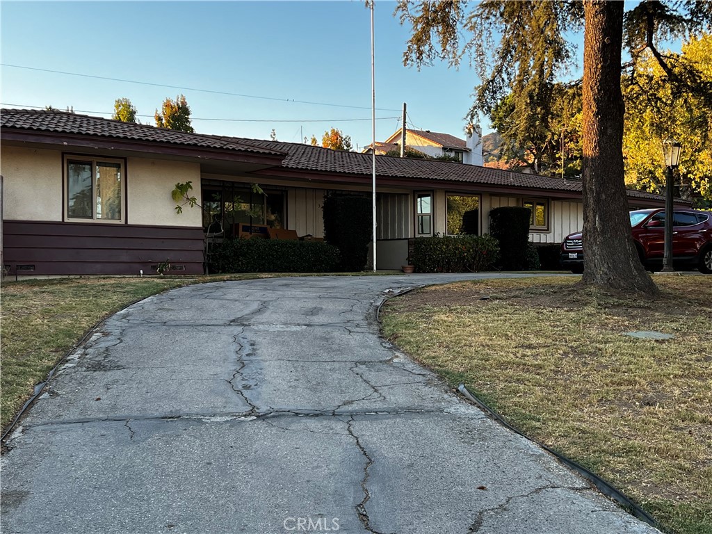 Properties 1 319 Tocino Drive