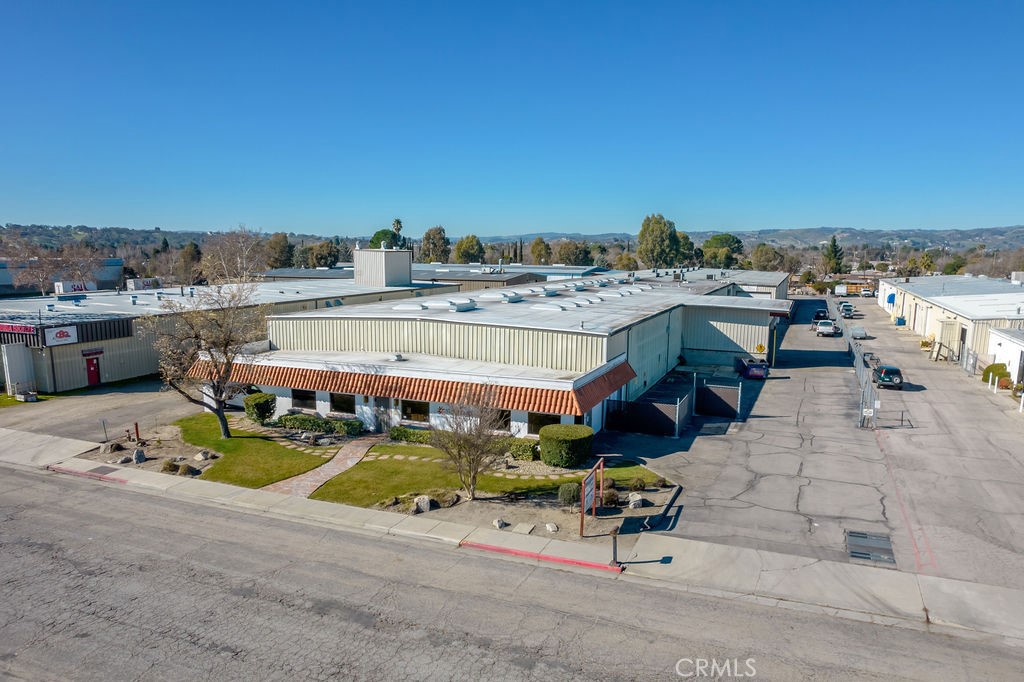 +/- 22,600 sf of conditioned warehouse space, 3 phase power, minimal office buildout, sprinklered, over 20' storage clearance, fully insulated, cooling units installed, common break and restrooms.