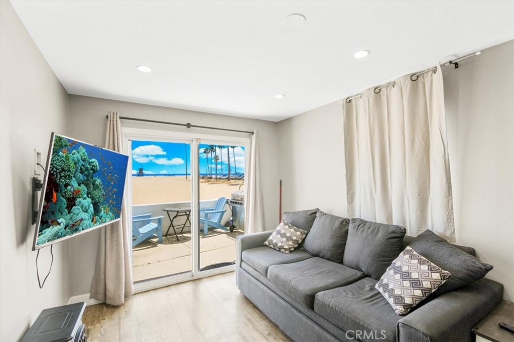 Balboa Peninsula (Residential) (BALP) - Residential Income