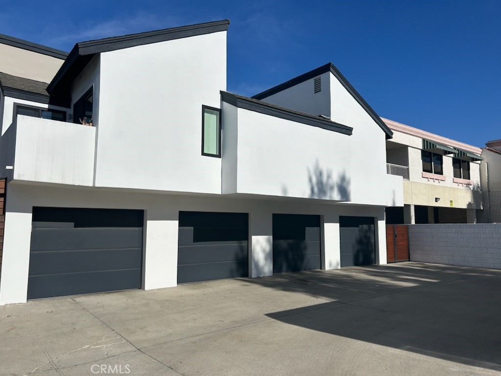 849 N Van Ness Avenue