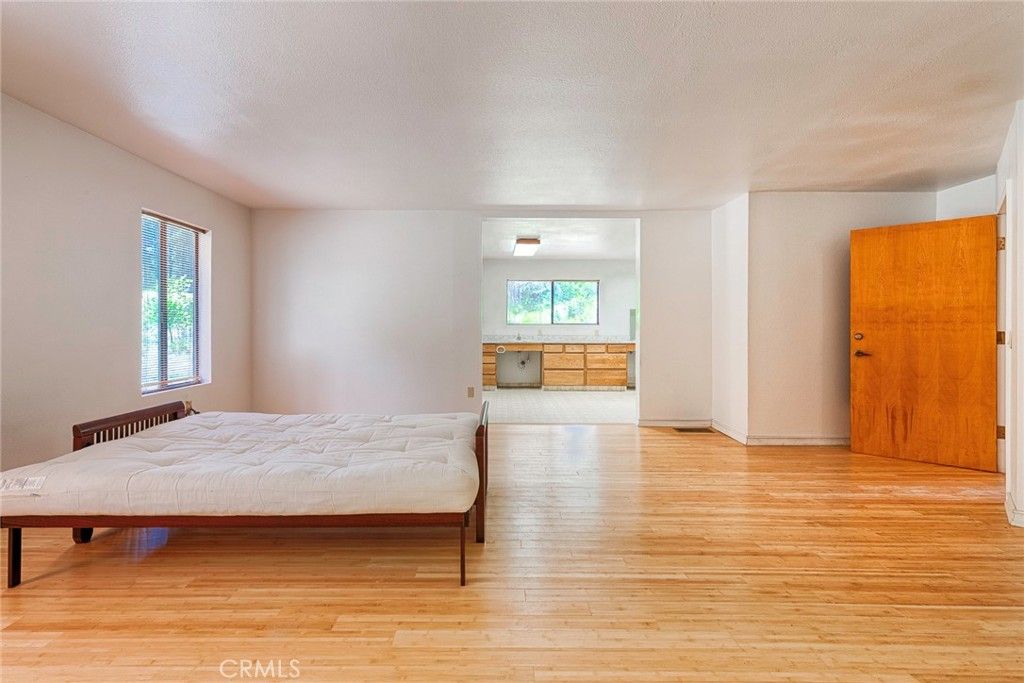listing image 130725447434996524650