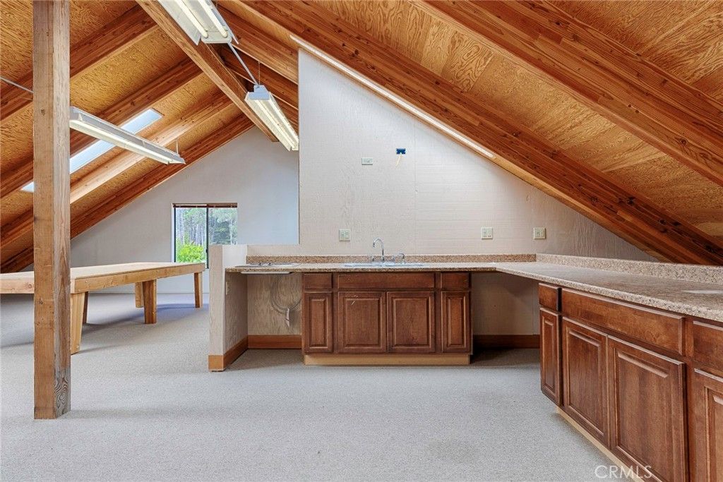 listing image 130725638155747621832