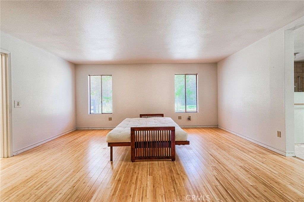 listing image 130729095433640821620