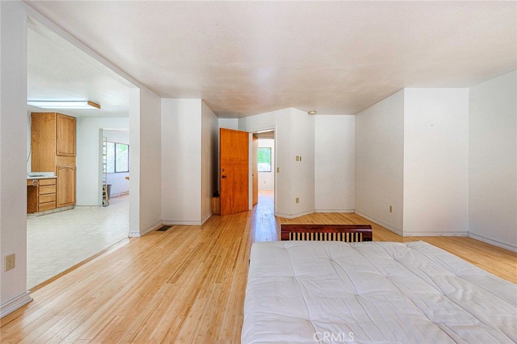 listing image 130725828949741750301
