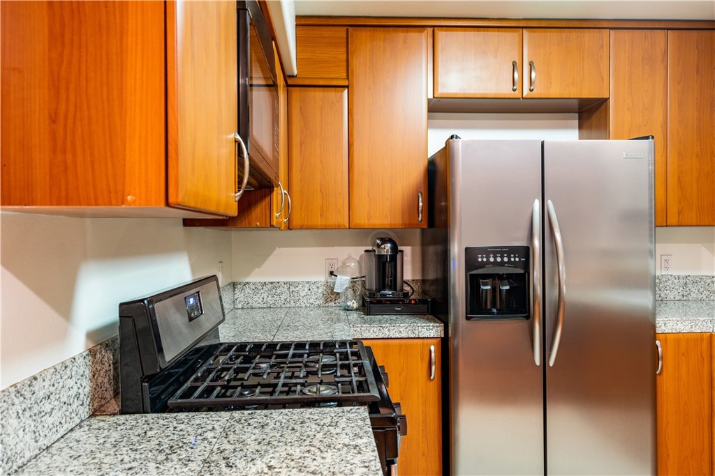 Photo 9 of 44 of 2064 Artesia Boulevard A townhome