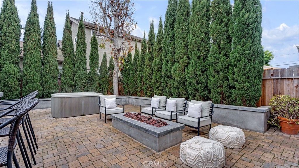 listing image 0