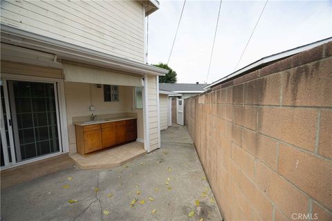 A home in El Monte