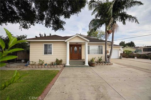 A home in El Monte