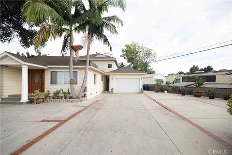 A home in El Monte