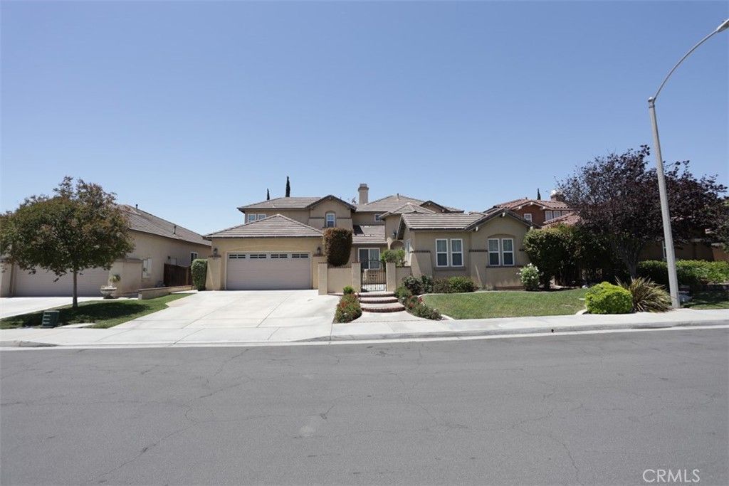 listing image 130728707821175254328