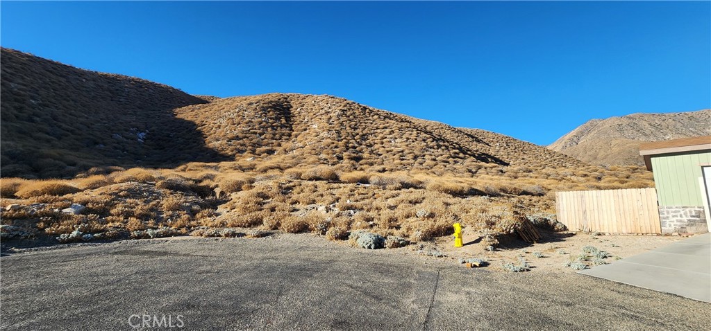 Excellent opportunity to build your dream home in up-and-coming Whitewater. Lot is in a Cul-de-sac and offers beautiful views of the valley. The lot will need some grading and dirt removal. The area is growing build your home or bring in a Manufactured home.