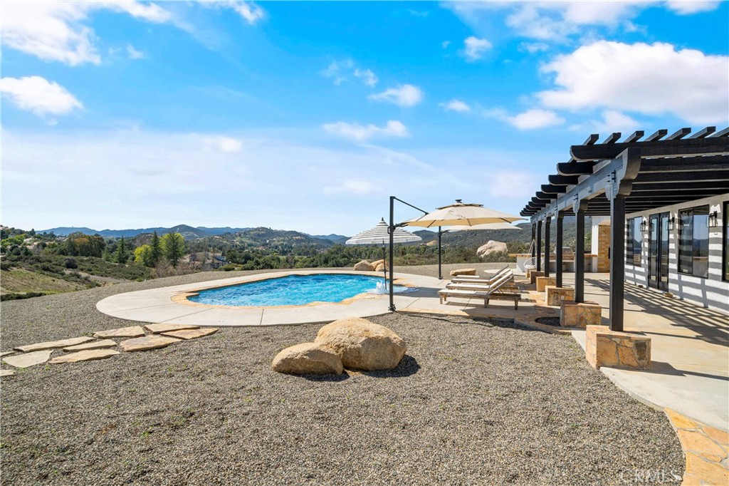 37700 Calle De Lobo