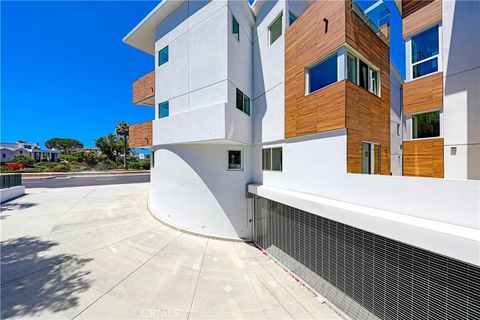 A home in Corona Del Mar