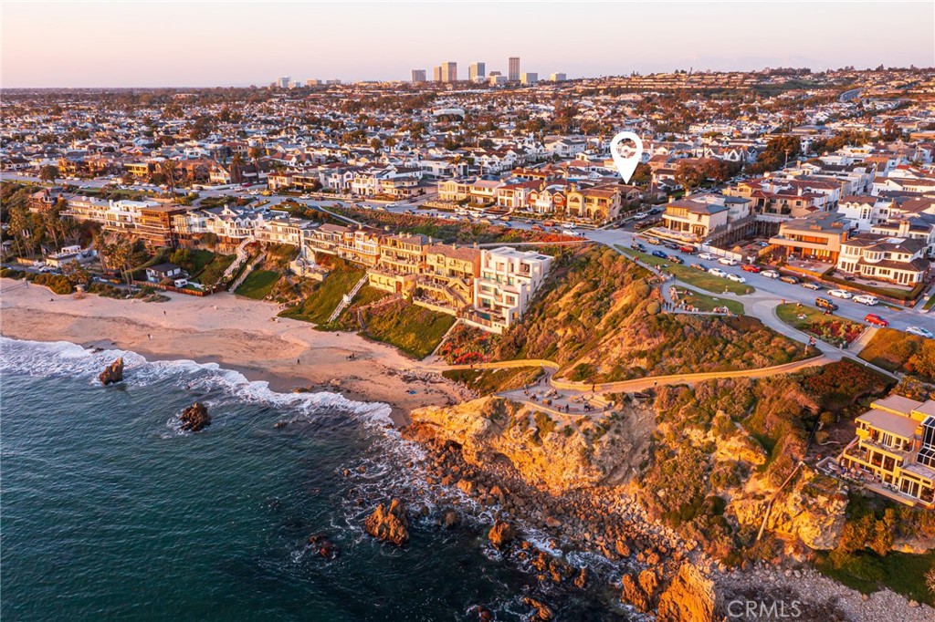 Corona del Mar South of PCH (CDMS) - Residential