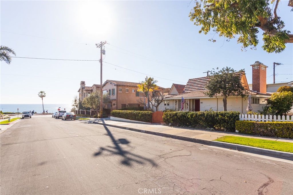 Corona del Mar South of PCH (CDMS) - Residential