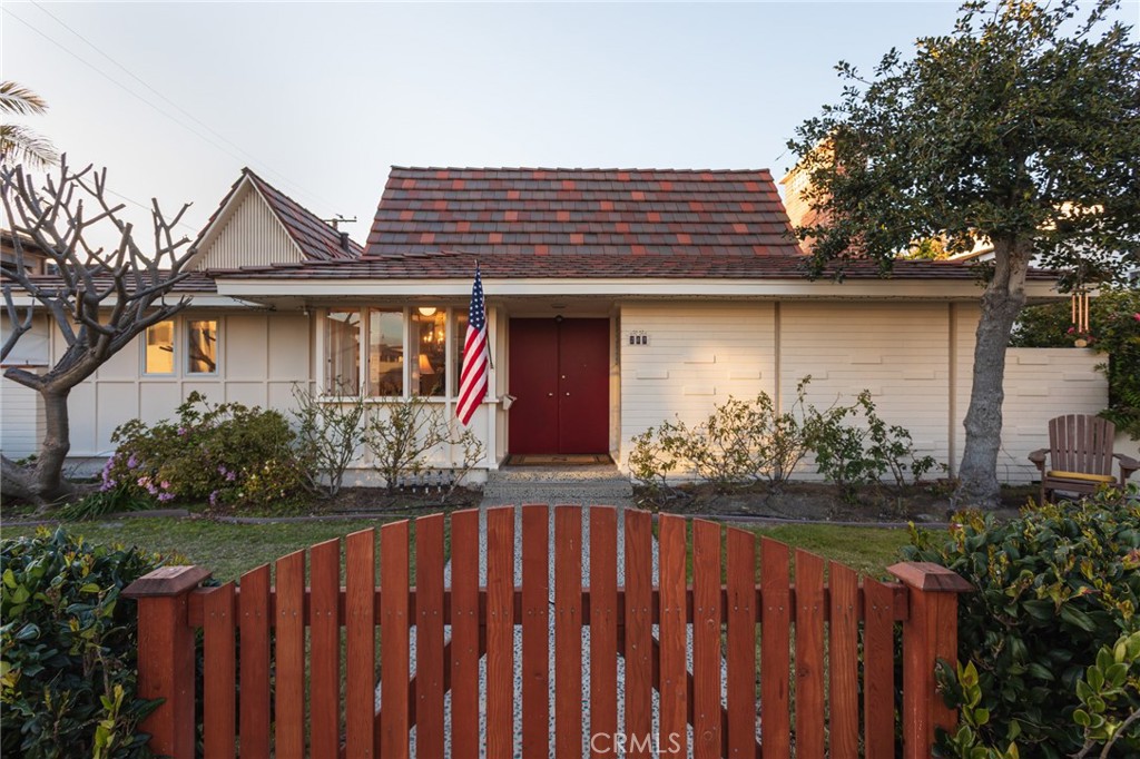 Corona del Mar South of PCH (CDMS) - Residential