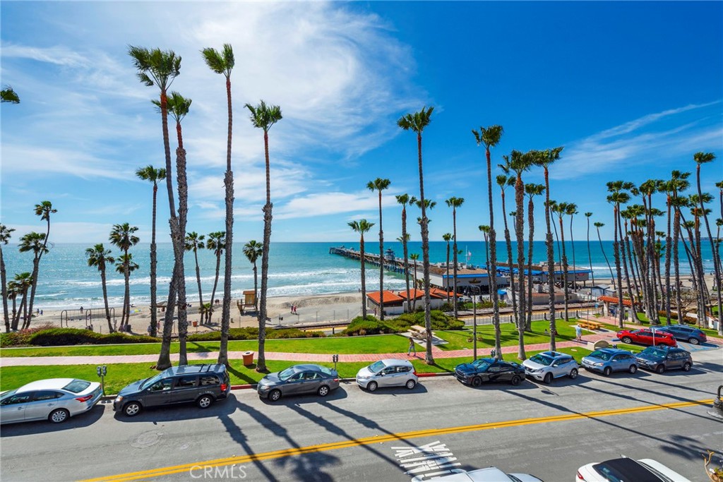 606 Avenida Victoria