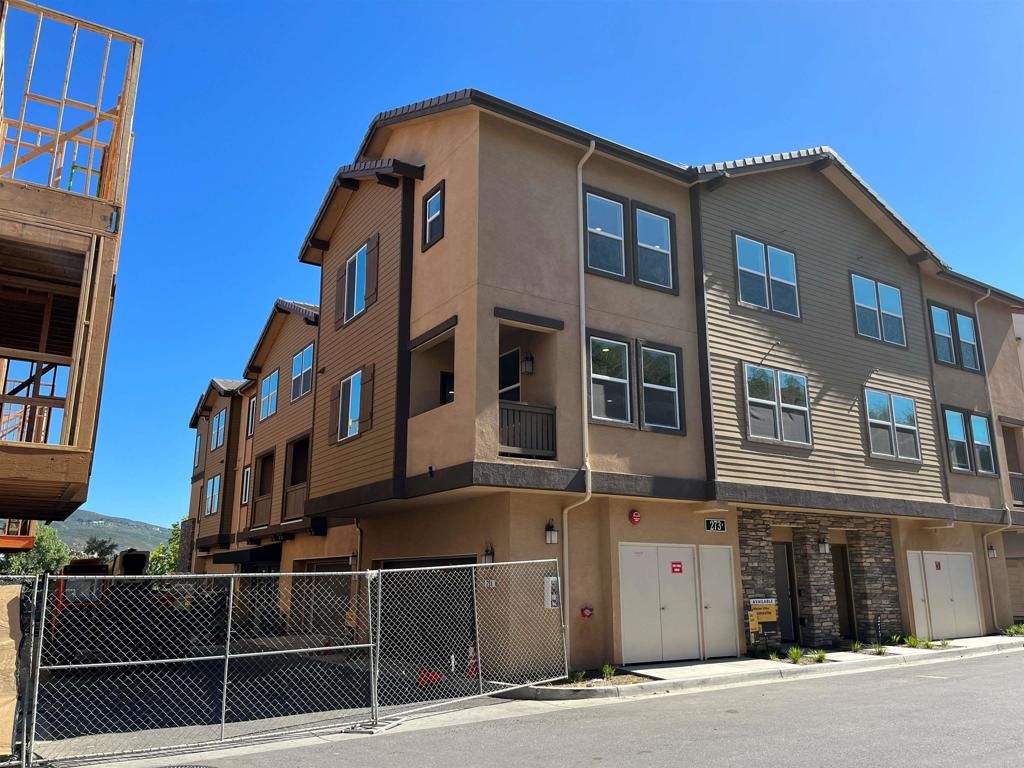 listing image 130726280074564677838