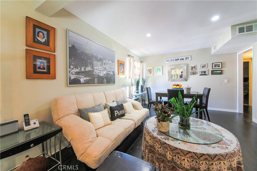 listing image 130727667202552846739