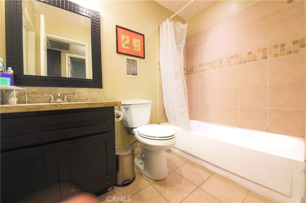 listing image 130723457151044272399