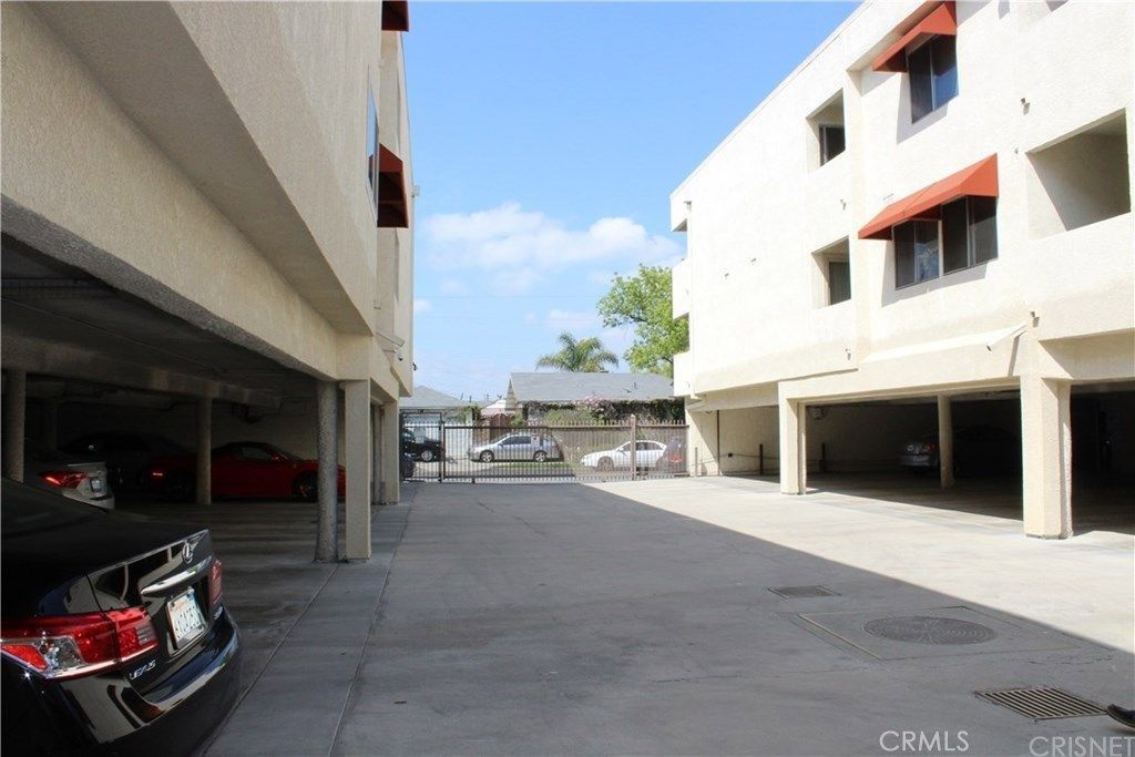 listing image 130721697978379771344