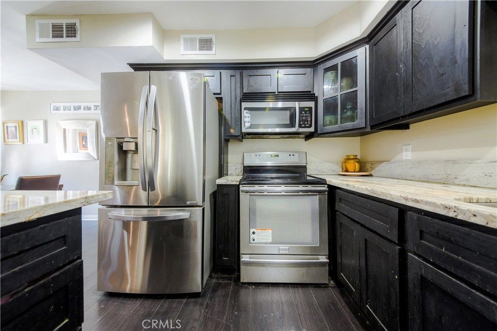 listing image 130728474451303866182