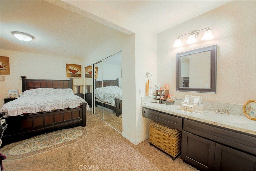 listing image 130729232856360980632